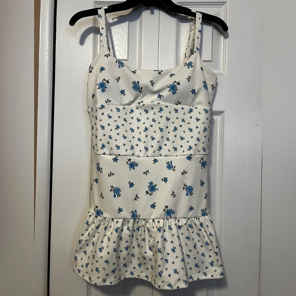 Altar’d State active dress - Picture 2 of 12